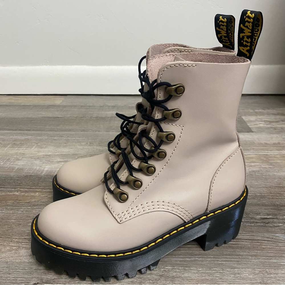 Dr. Martens Leona Sendal Vintage Taupe Boots *NEW w/o box* size US 5 - Picture 7 of 10